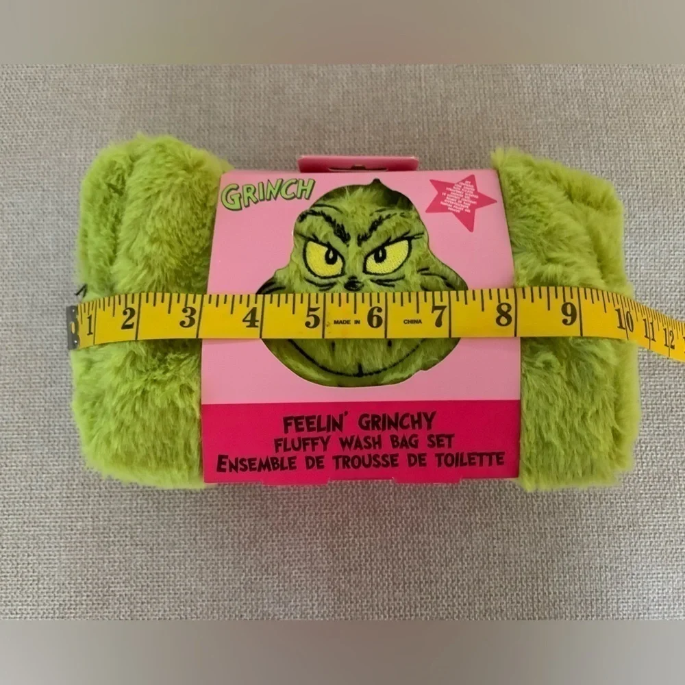 The Grinch Fluffy Wash Bag Set